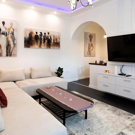 The Belfort Townhomes - Lux Salon